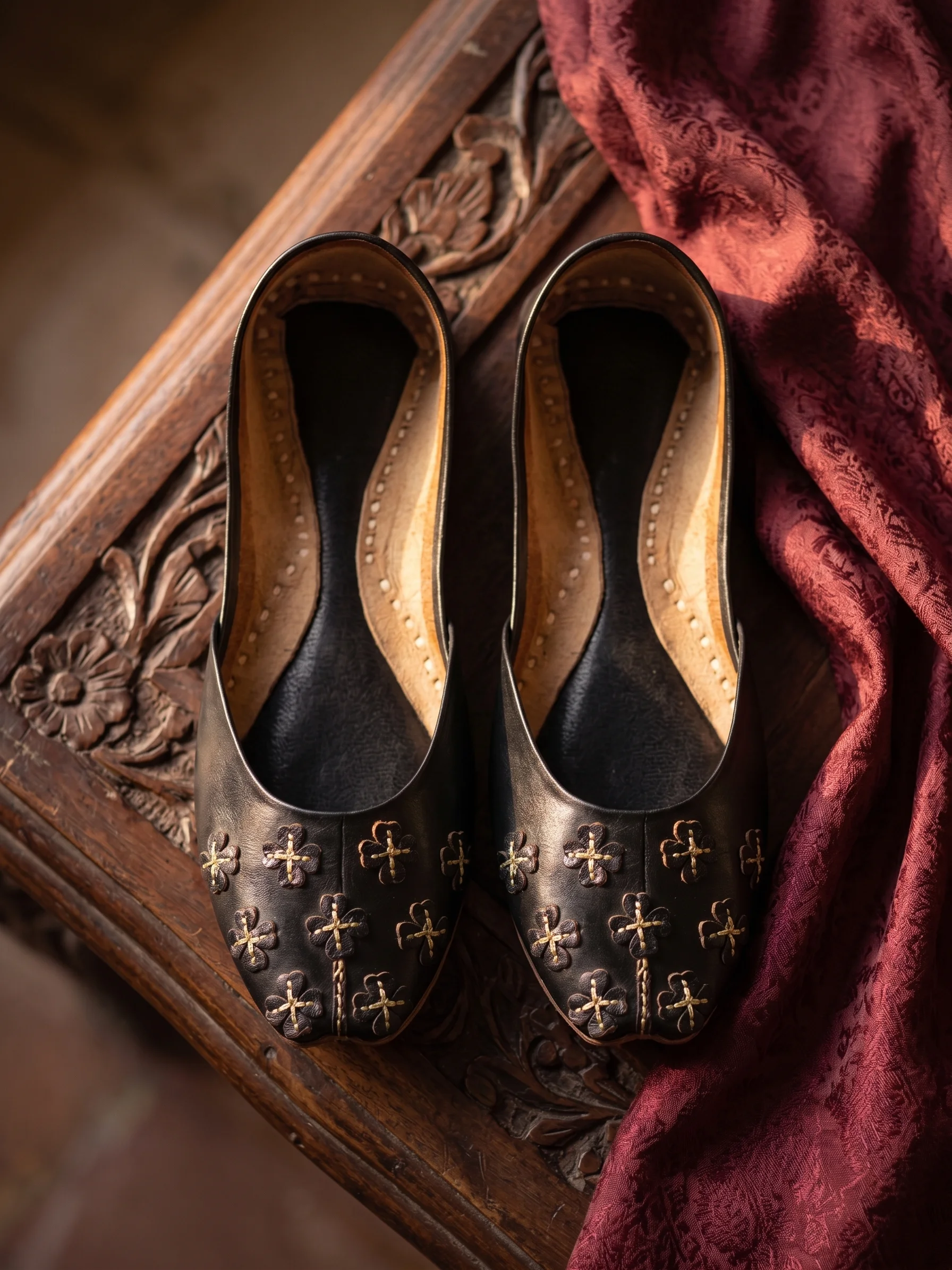 Black Khussa – Traditional Pakistani Embroidered Khussa - Image 4