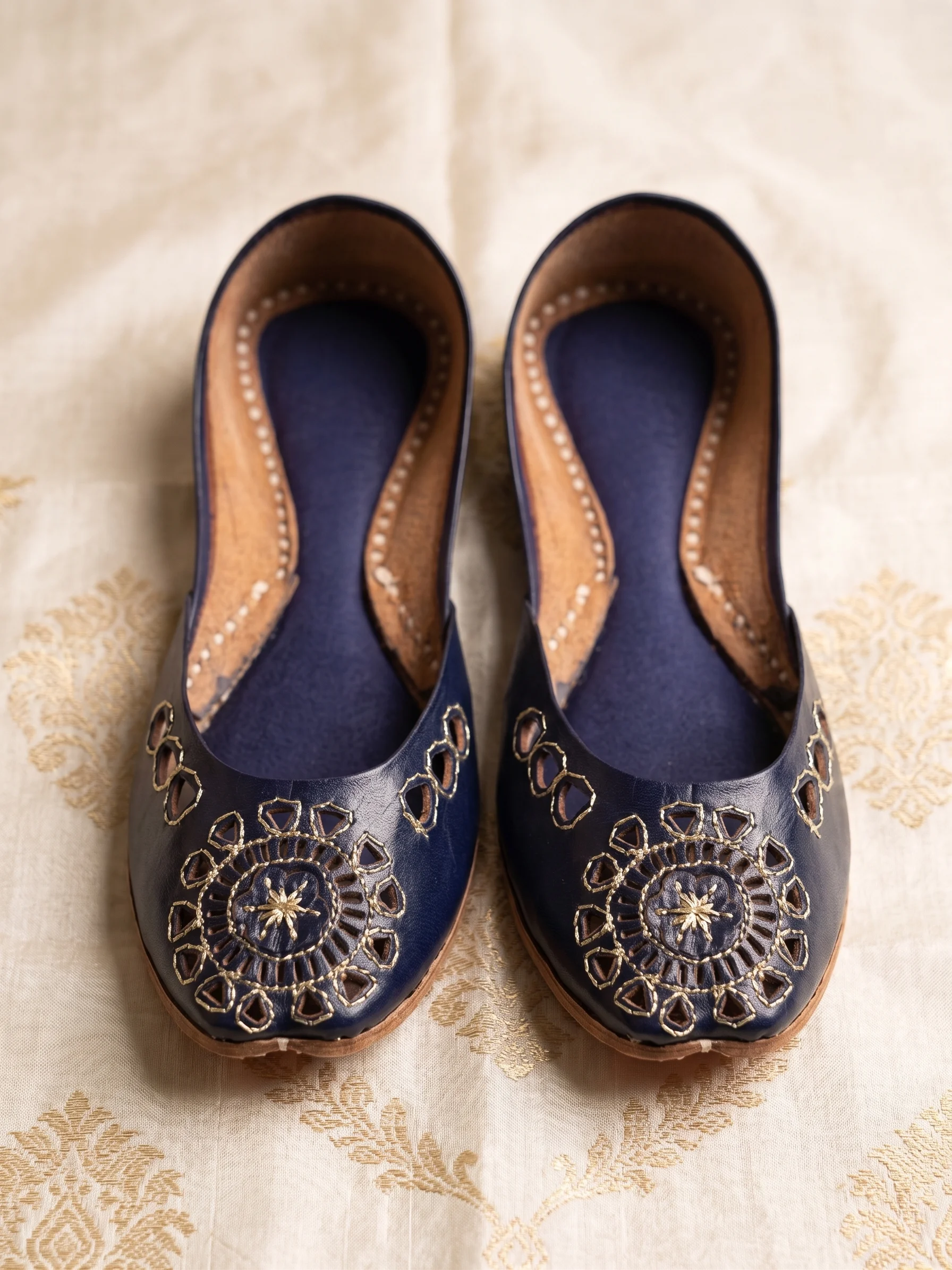 Blue Khussa – Traditional Pakistani Embroidered Khussa